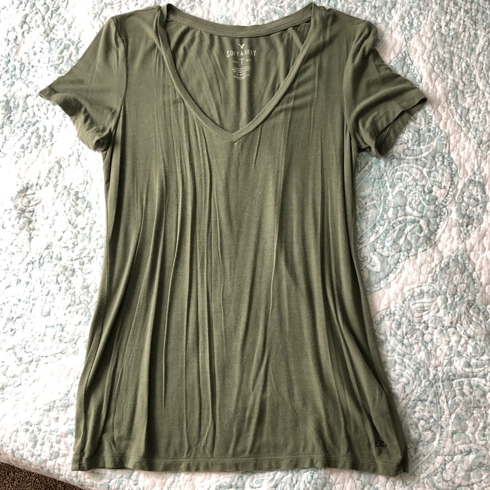 American Eagle soft & sexy v neck
